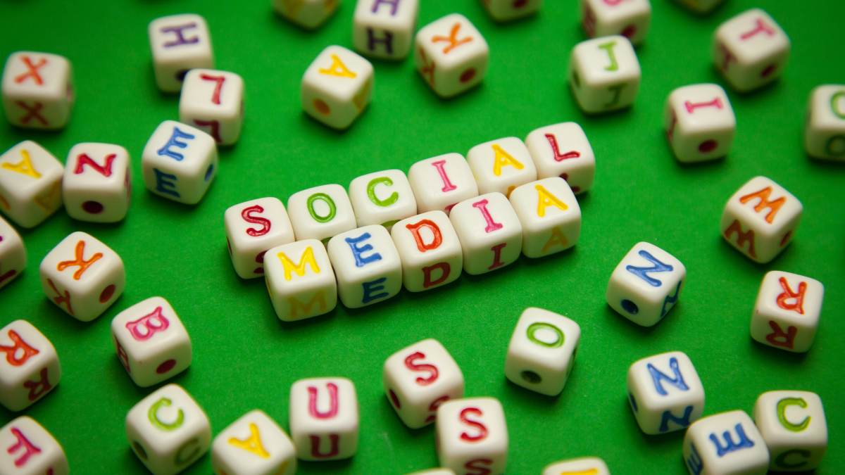AI in Social Media: 7 Ways It’s Changing 2025 Marketing